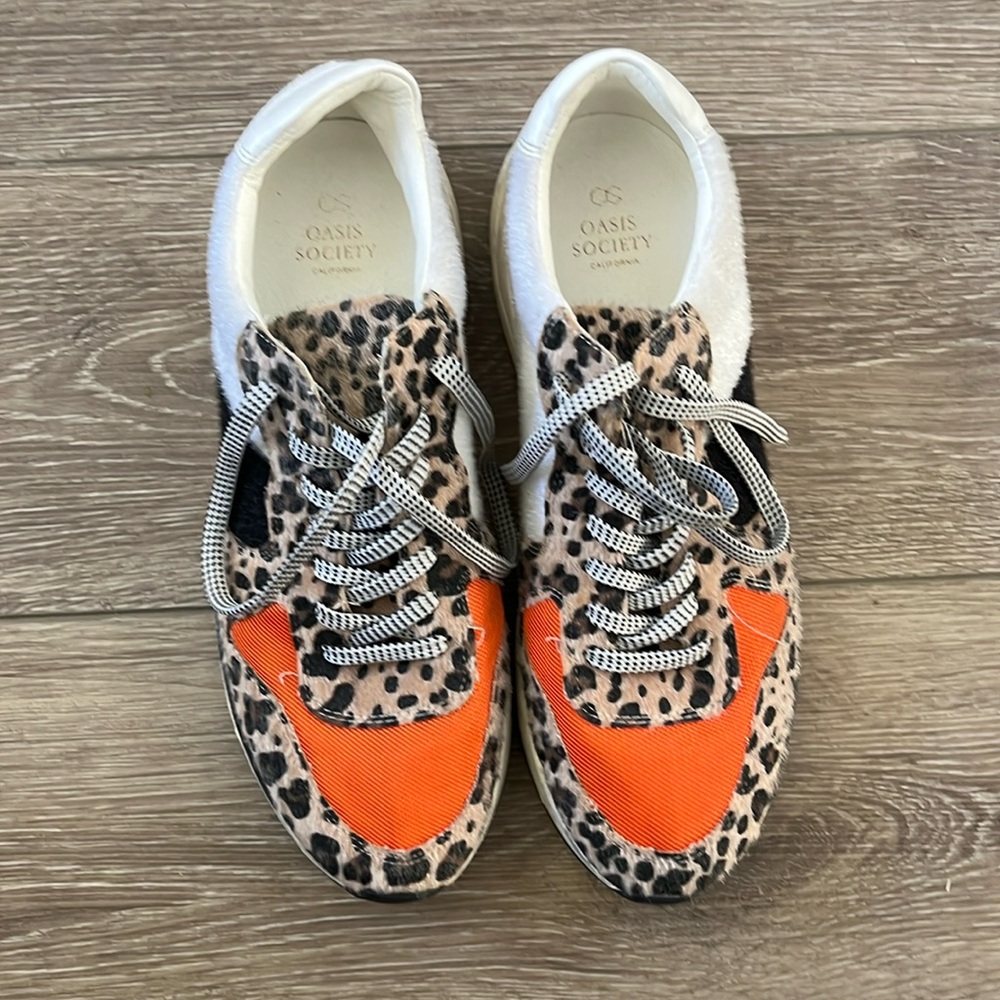 Oasis Society women’s sneakers. Size 10. Like new. Animal print